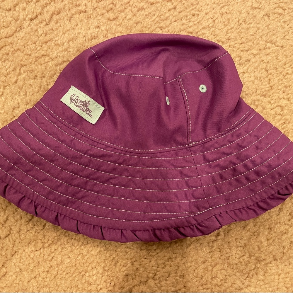 UV Skinz Girl’s Reversible Sun Blocking Hat, Size 3T

Certified UPF 50+
